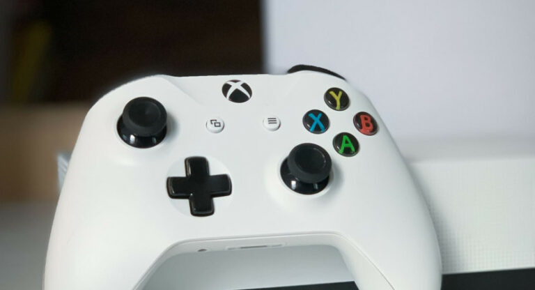Как легко разобрать контроллер Xbox One? [2021]